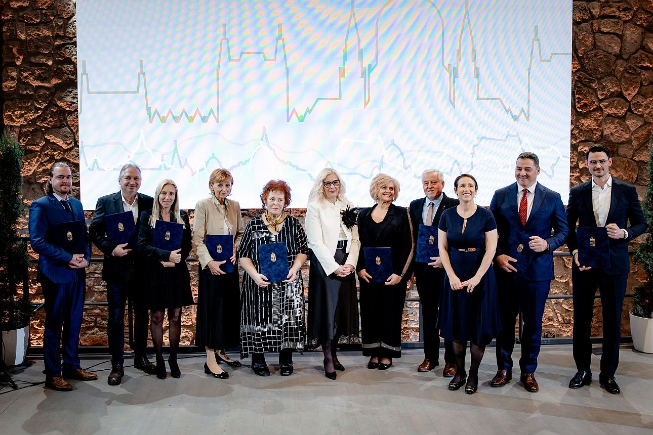 Korosii Csoma csoportkep dijazottak