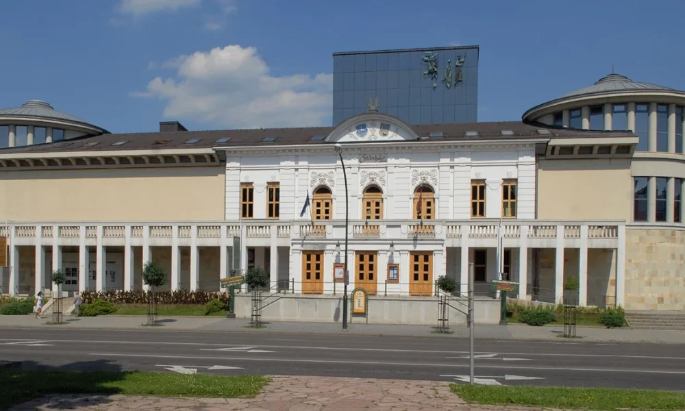 Epulet szinhaz