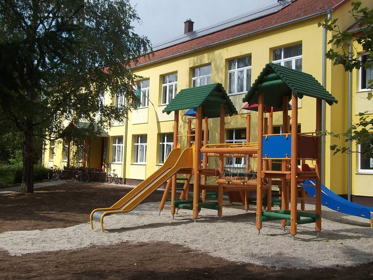 Felsőtárkány iskola